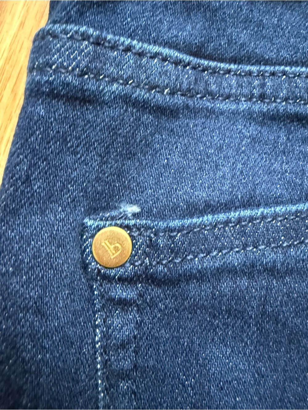 Pilcro The Icon Low-Rise Flare Jeans Dark Wash Size 25 - Picture 9 of 15